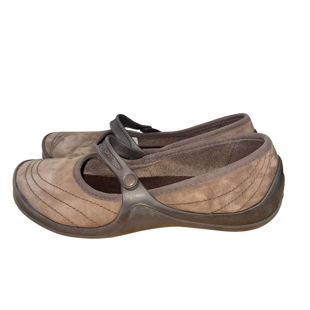 Crocs Mary Jane Flats Womens 8 Pre-Owned Shoe Brown Nubuck Leather SlipOn Travel
